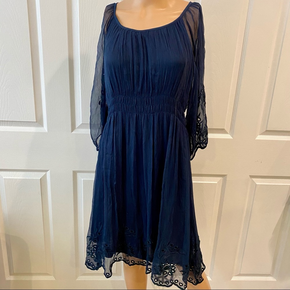 TRAFFIC NWT SZ S NAVY LINED DRESS W LACE SLEEVES